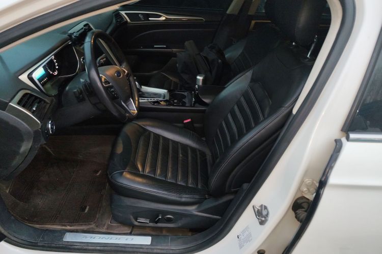 福特 蒙迪欧 2013款 2.0L GTDi200时尚型中控内饰19