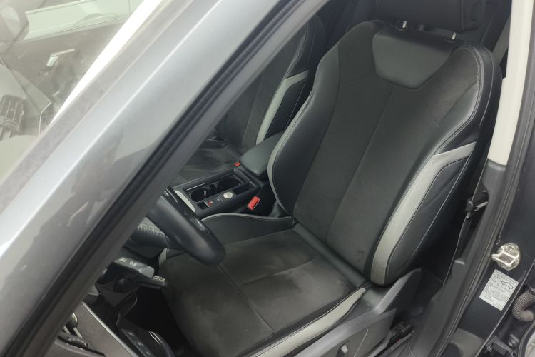 奥迪Q3 2019款 35 TFSI 进取动感型中控内饰19