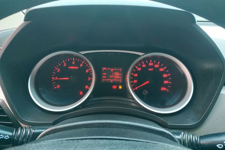 五菱汽车 五菱宏光 2021款 1.5L改款 S标准型 液压助力LAR中控内饰14