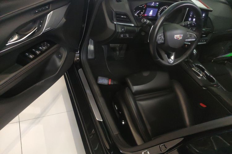 凯迪拉克CT4 2021款 28T 尊贵型中控内饰20