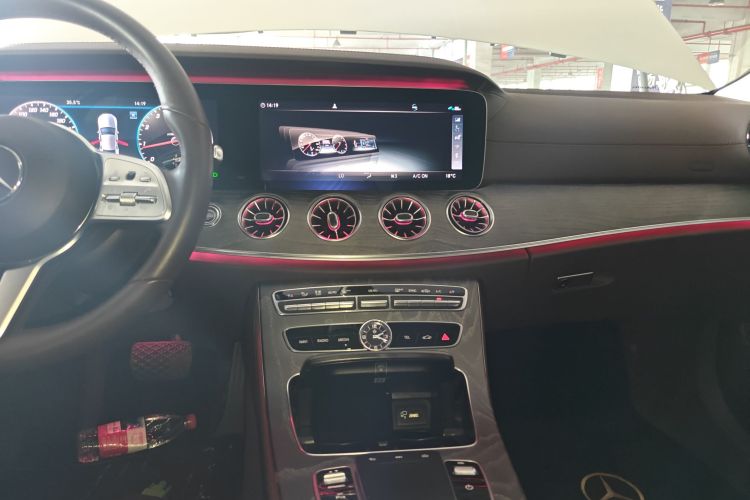 奔驰CLS 2020款 CLS 300 动感型中控内饰16