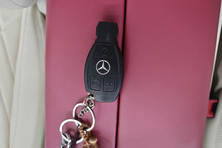 奔驰 威霆 2018款 2.0T 精英版 7座 国VI中控内饰11