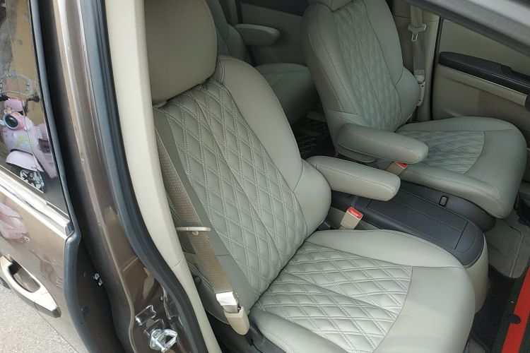 别克GL8 2013款 2.4L CT豪华商务舒适版局部细节41