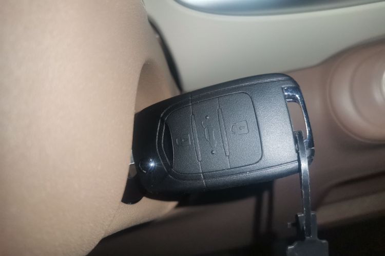 五菱汽车 宏光MINIEV 2025款 四门版 进阶款中控内饰7001