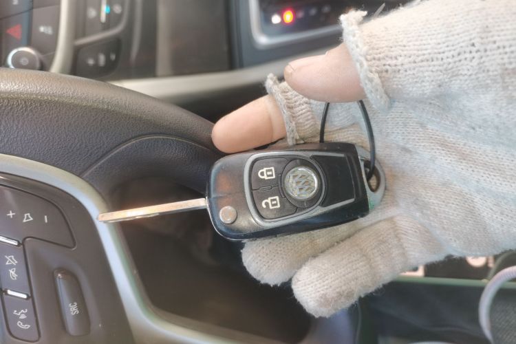 别克 英朗 2015款 15N 自动豪华型中控内饰11