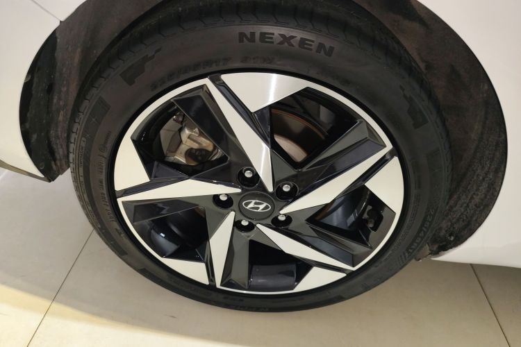 现代 伊兰特 2022款 240TGDi DCT LUX尊贵版车身外观6008