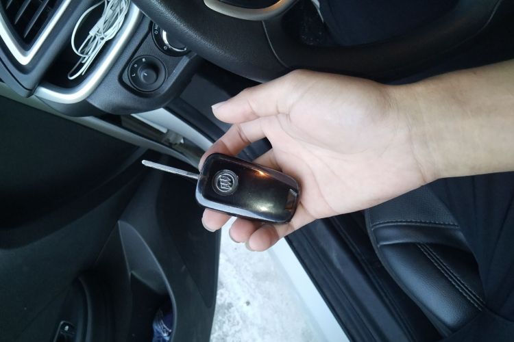 别克 英朗 2021款 改款 典范 1.5L 自动精英型中控内饰7001