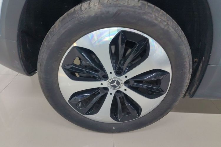 奔驰GLB 2023款 GLB 220 时尚型车身外观6008