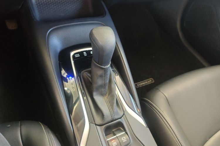 丰田 卡罗拉 2021款 双擎 1.8L E-CVT精英版局部细节18