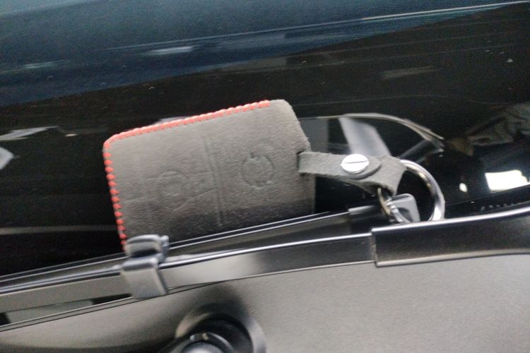 特斯拉 Model Y 2022款 改款 长续航全轮驱动版中控内饰7001