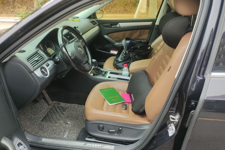 大众 帕萨特 2014款 1.8TSI DSG御尊版中控内饰19