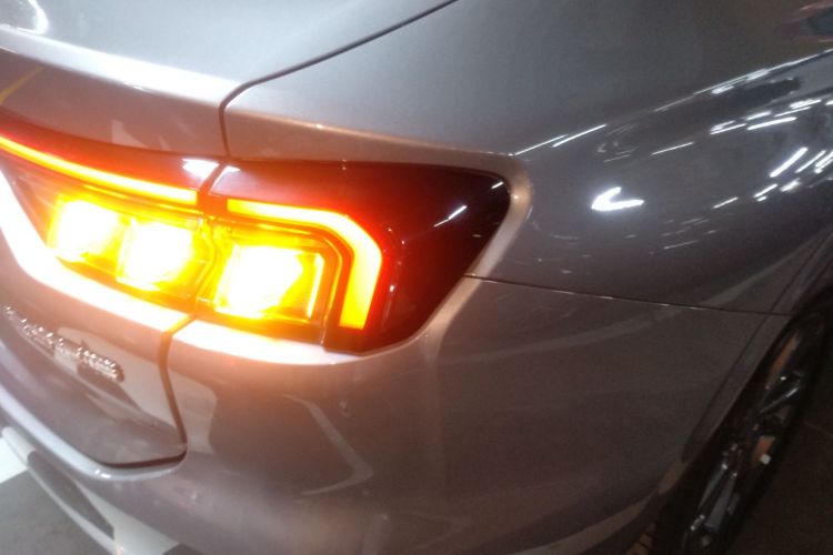 福特 蒙迪欧 2025款 2.0T EcoBoost 豪华型车身外观9