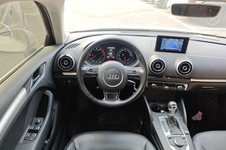 奥迪A3 2016款 Sportback 35 TFSI 风尚型中控内饰13