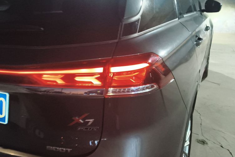 长安欧尚X7 PLUS 2022款 1.5T 蓝鲸版自动尊贵型车身外观9