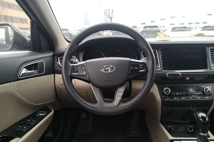 现代 名图 2014款 1.8L 自动智能型GLS中控内饰13