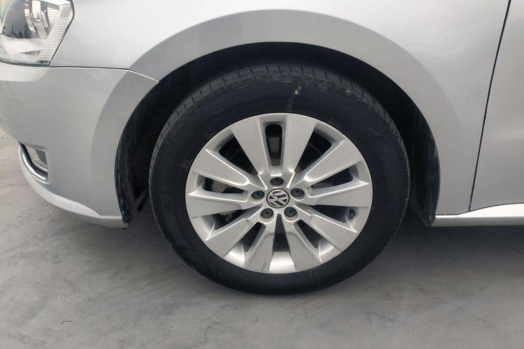 大众 朗逸 2013款 改款经典 1.6L 自动舒适版车身外观6007