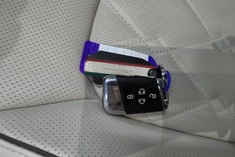 大众 威然 2020款 380TSI 尊贵版中控内饰7001