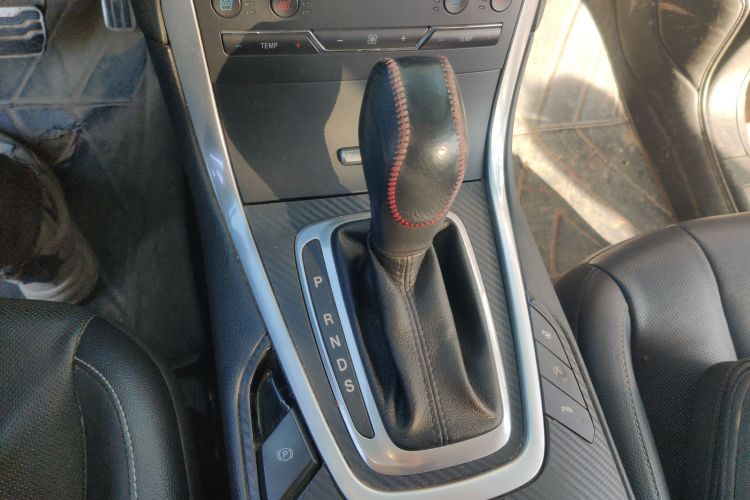 福特 锐界 2015款 2.0T GTDi 四驱尊锐型局部细节18