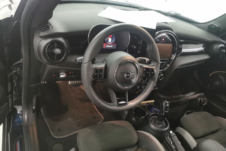 MINI 2022款 2.0T COOPER S 赛车手局部细节13