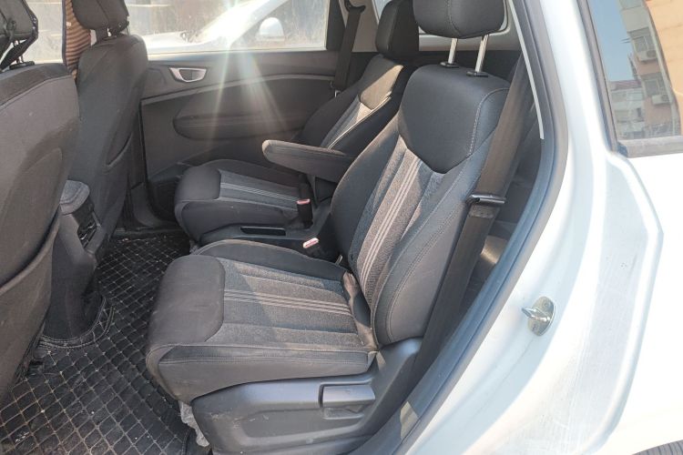 五菱汽车 五菱佳辰 2022款 1.5L 手动乐享精英型中控内饰21