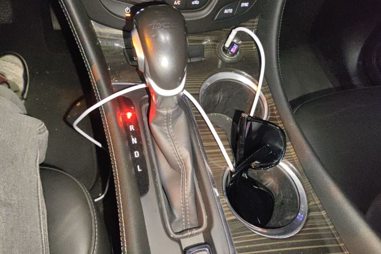 别克 昂科威 2019款 20T 两驱精英型 国V中控内饰18