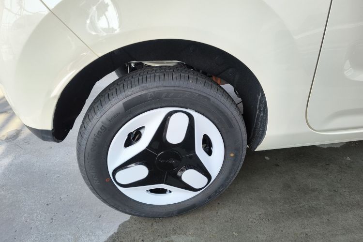 吉利银河 熊猫 2025款 210km 元气熊车身外观6008