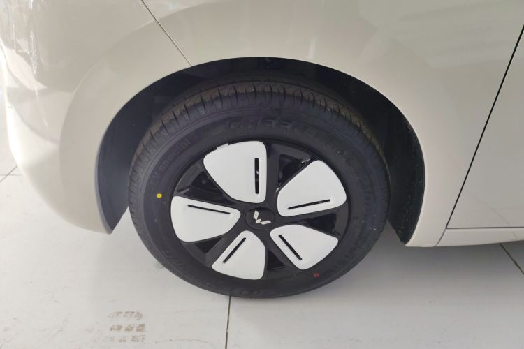 五菱汽车 宏光MINIEV 2025款 四门版 进阶款车身外观6007