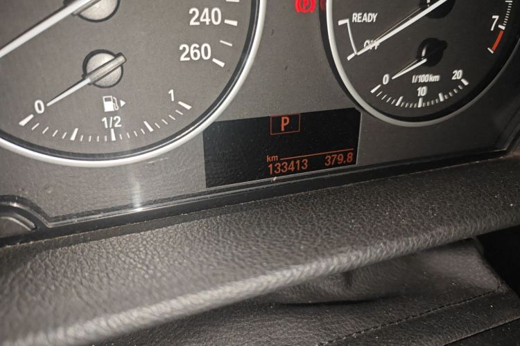 宝马2系多功能旅行车 2015款 218i 运动设计套装中控内饰15