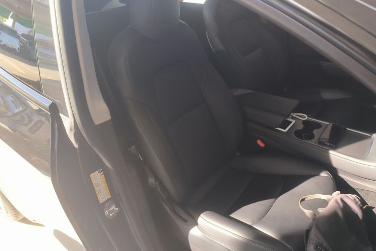 特斯拉 Model Y 2022款 后轮驱动版局部细节41