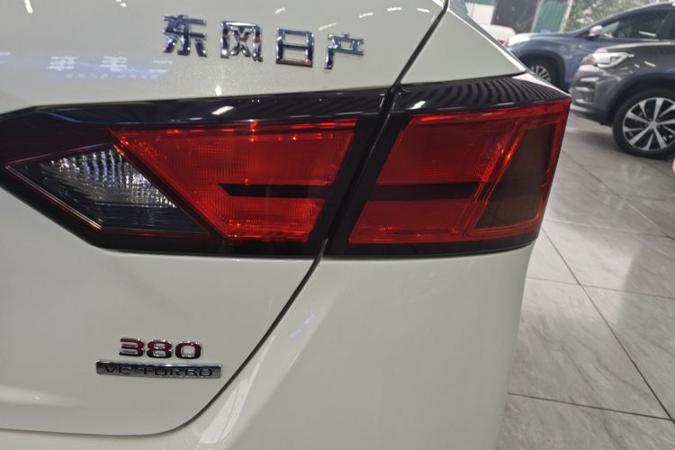 日产 天籁 2019款 2.0T XL 智领版车身外观9