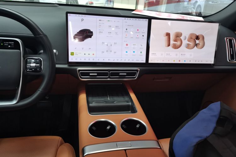 理想汽车 理想L7 2023款 Air中控内饰16