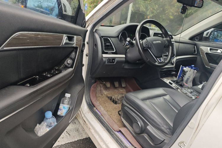 哈弗H6 Coupe 2015款 蓝标改款 2.0T 手动两驱都市型中控内饰20