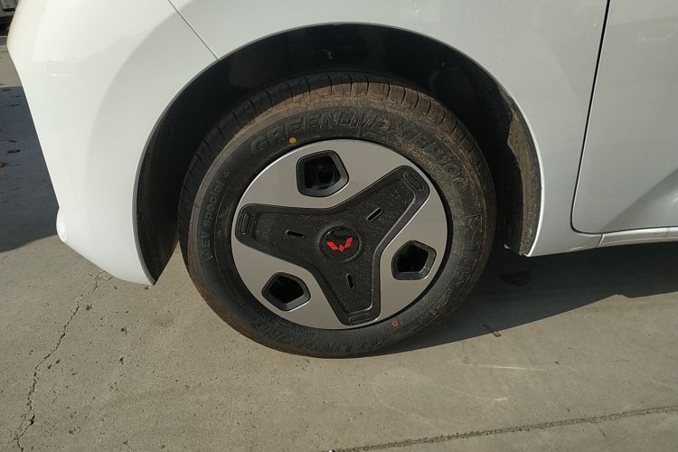 五菱汽车 五菱之光新能源 2025款 305km 进取型车身外观6007