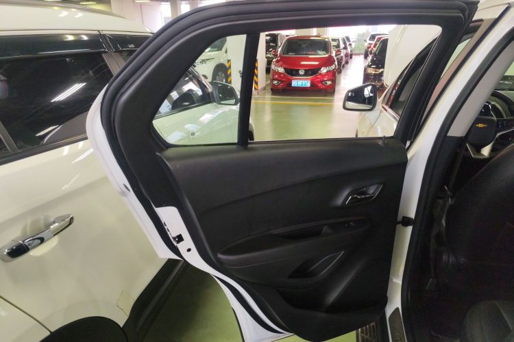 雪佛兰 创酷 2016款 1.4T 自动两驱豪华型中控内饰7008