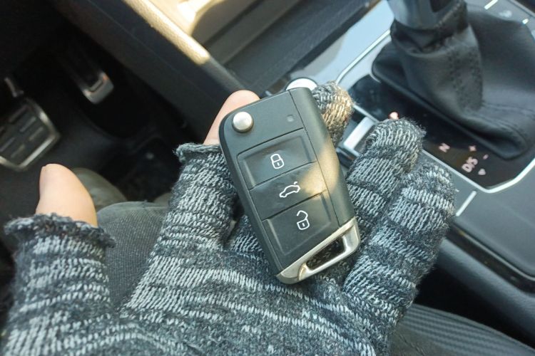 大众 途观L 2023款 330TSI 自动两驱R-Line旗舰版中控内饰11