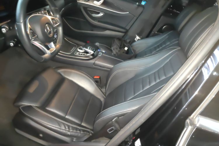 奔驰E级 2018款 E 200 L 运动型局部细节19