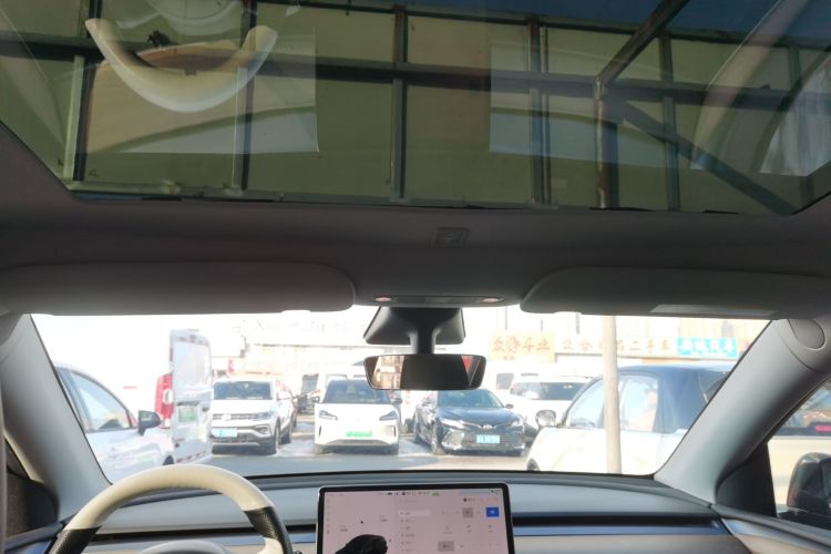 特斯拉 Model Y 2021款 标准续航后驱版中控内饰22