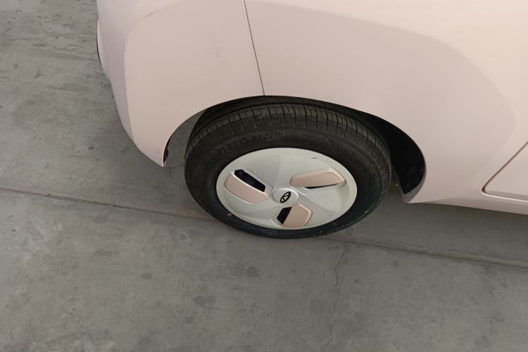 奇瑞新能源 QQ冰淇淋 2022款 170km 圣代 磷酸铁锂车身外观56