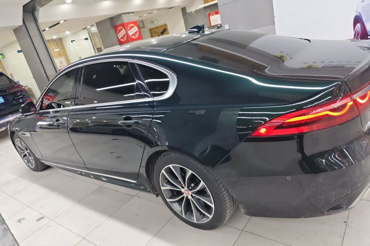 捷豹XFL 2023款 XFL 2.0T P250 两驱精英运动版车身外观6003