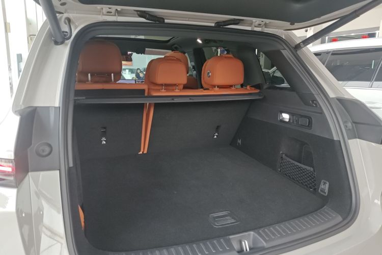 理想汽车 理想L6 2024款 Max机舱底盘23