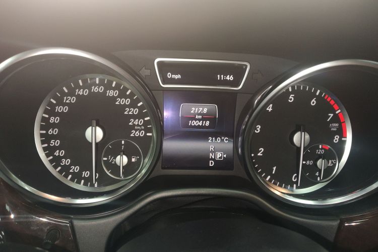 奔驰M级 2014款 ML 320 4MATIC中控内饰14