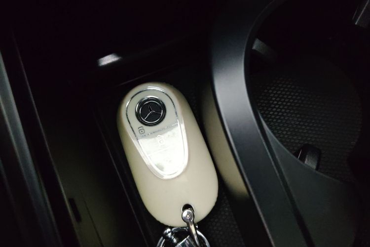 奔驰C级 2022款 改款 C 200 L 运动版中控内饰11