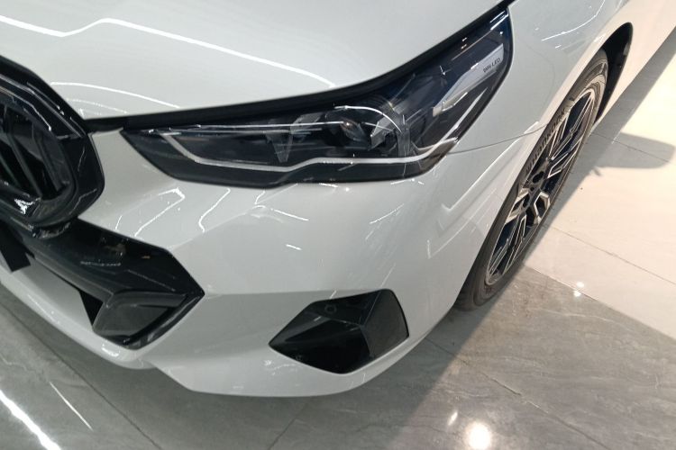 宝马5系 2025款 530Li 领先型 M运动套装局部细节36