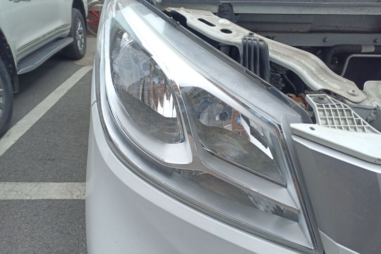 上汽大通MAXUS 大通EV30 2022款 纯电智能物流专家短轴国轩车身外观6006