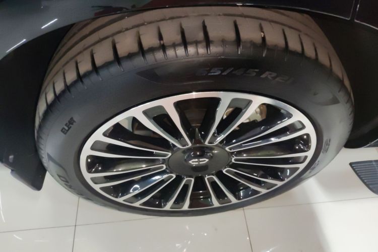 鸿蒙智行 问界M7 2024款 1.5T 智驾四驱Pro版 6座车身外观6008