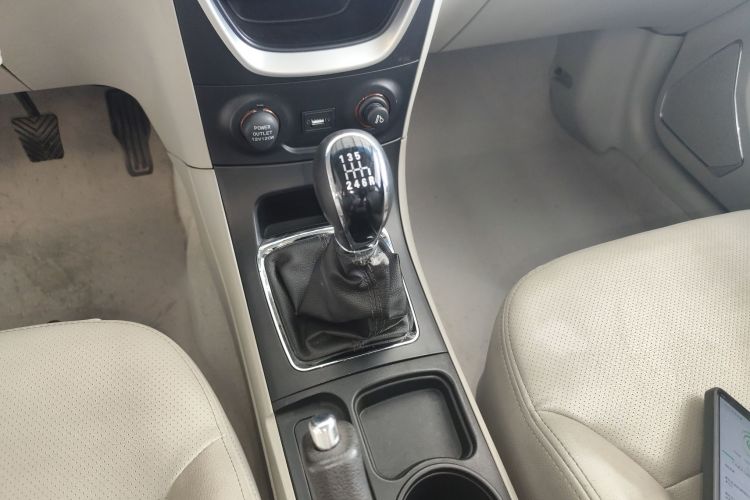 吉利汽车 远景 2015款 1.3T 手动尊贵型中控内饰18