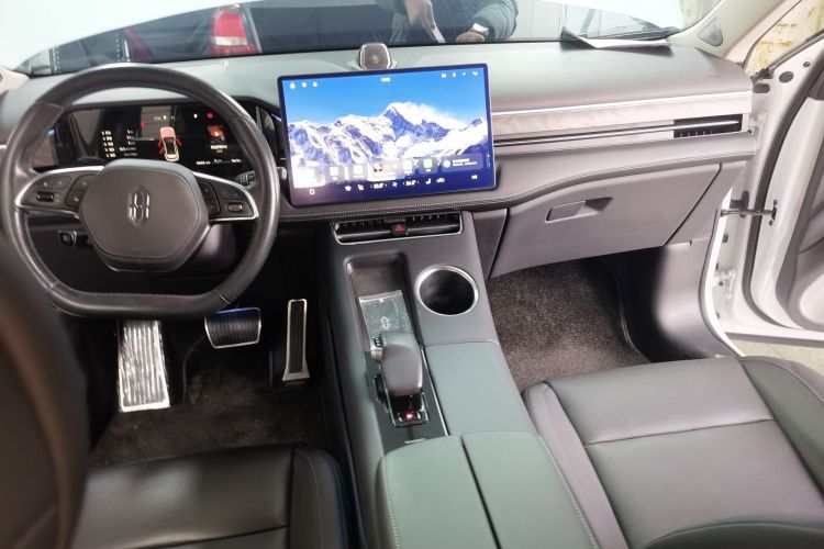 鸿蒙智行 问界M5 2022款 增程后驱标准版中控内饰12