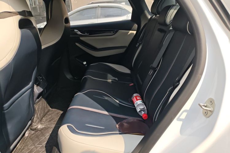 比亚迪 秦PLUS 2021款 DM-i 55KM 旗舰型中控内饰21