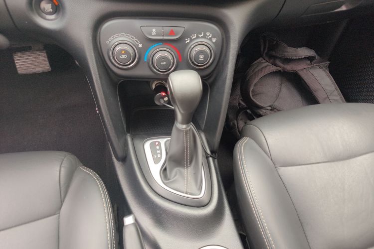 菲亚特 致悦 2014款 1.4T 自动舒适版中控内饰18