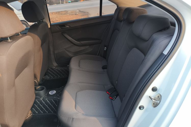 大众 桑塔纳 2021款 1.5L 自动风尚版中控内饰21